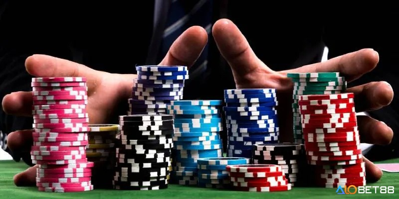 Một dấu hiệu khác để nhận biết fish trong poker là họ thường hay all in khá sớm